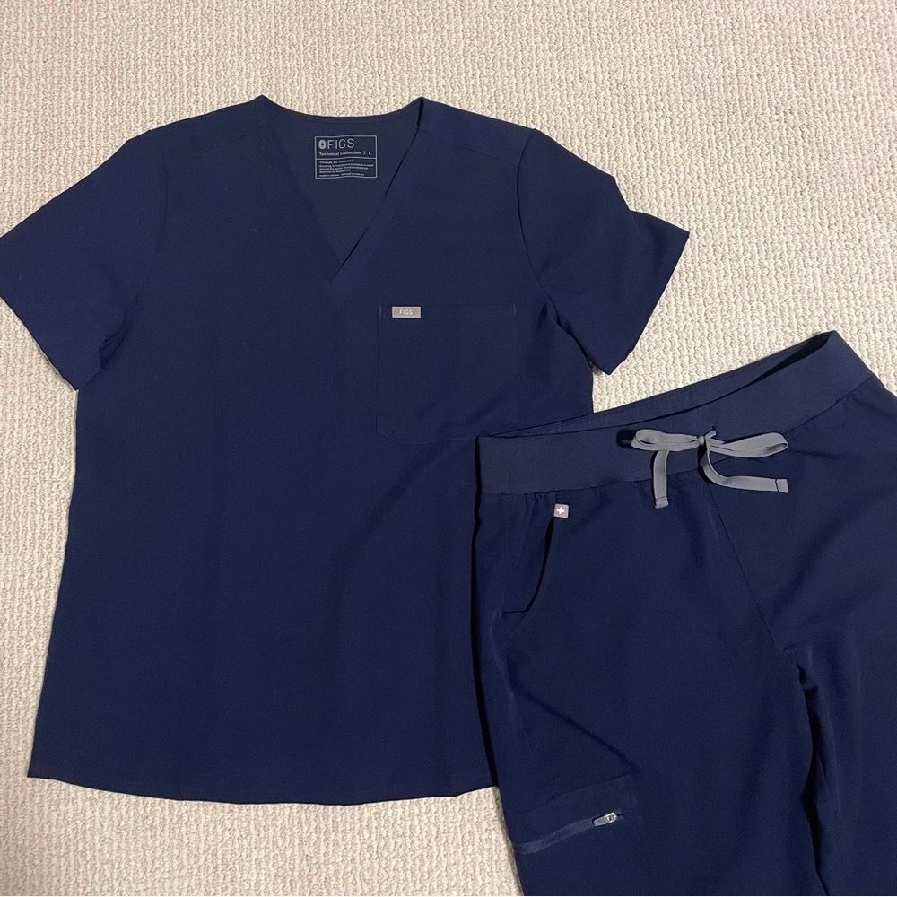 FIGS Women’s Scrubs: Zamora High Waisted Joggers & Catarina Top (Navy) - Large